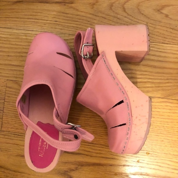 Bubblegum Pink Swedish Hasbeen Baskemolla Heeled Clogs - Picture 6 of 6